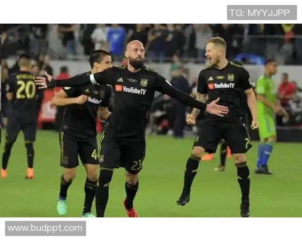 洛杉矶FC迎战皇家盐湖城激烈对决引发球迷热情期待